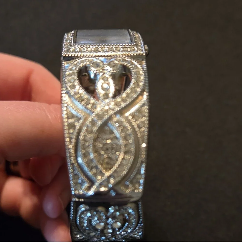 Isaac Mizrahi Live Women's Quartz Wristwatch Silver Roman Numerals Bracelet